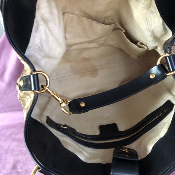 GORGEOUS EUC Authentic Gucci studded shoulder bag tote beige with black handle - Picture 14 of 15